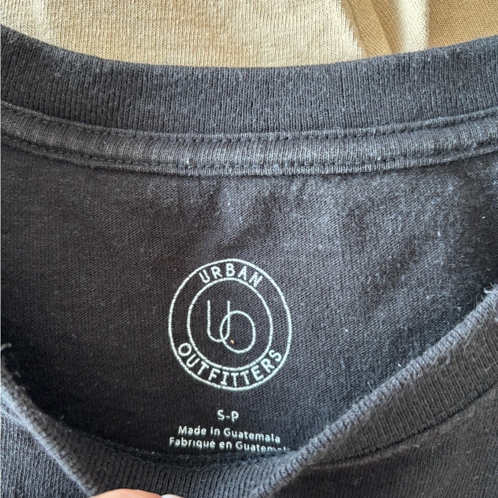 Nude and black cropped tshirt set - Picture 3 of 3